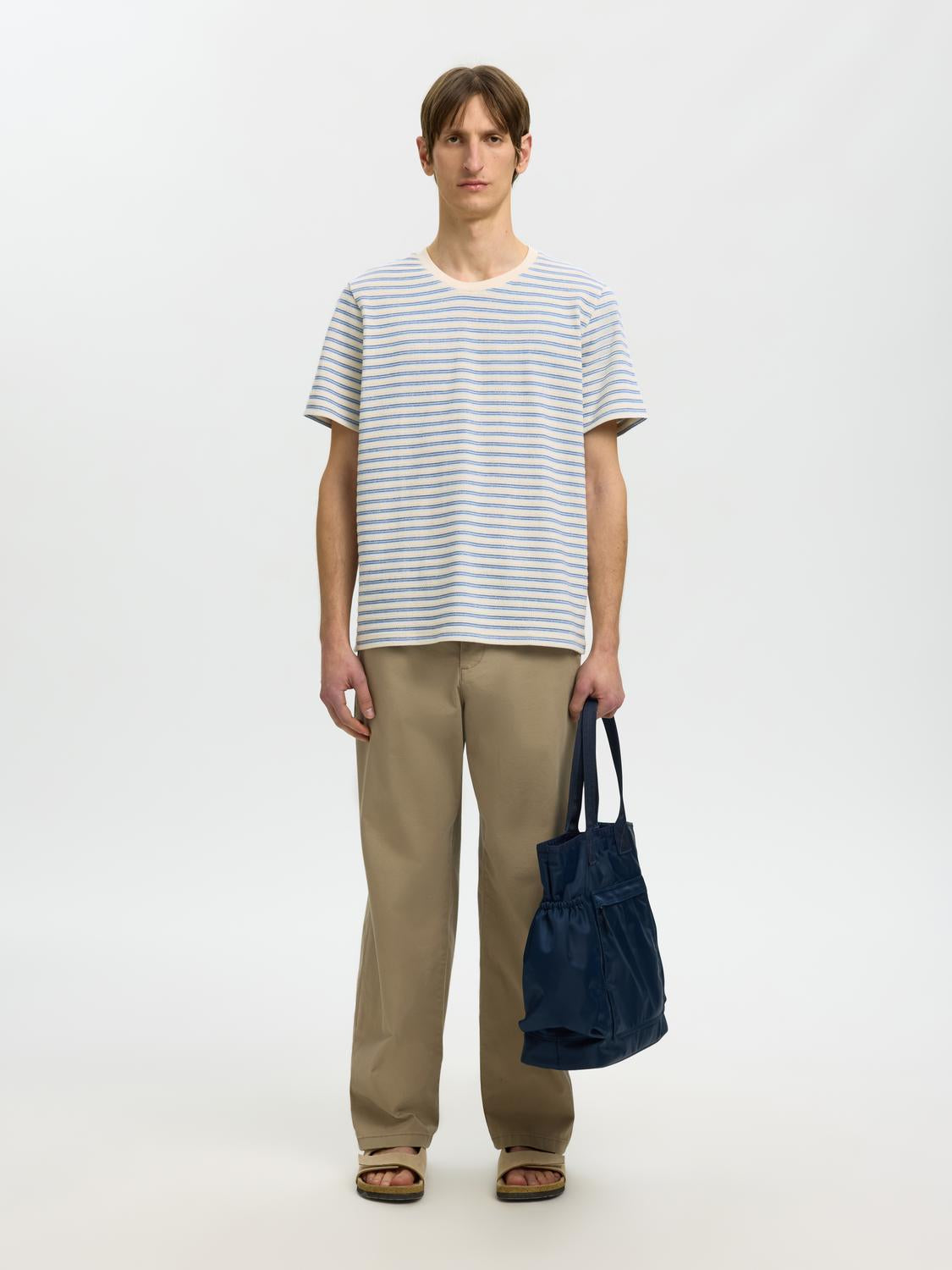 model_shot-front_full